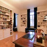 Lägenhetshotell Seven Historical 4*