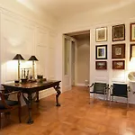Seven Historical Aparthotel 4*