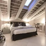 アパートホテル セブン ヒストリカル スイーツ トリエステ