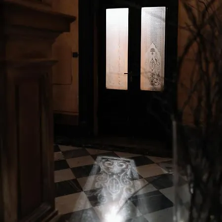 アパートホテル セブン ヒストリカル スイーツ 4*