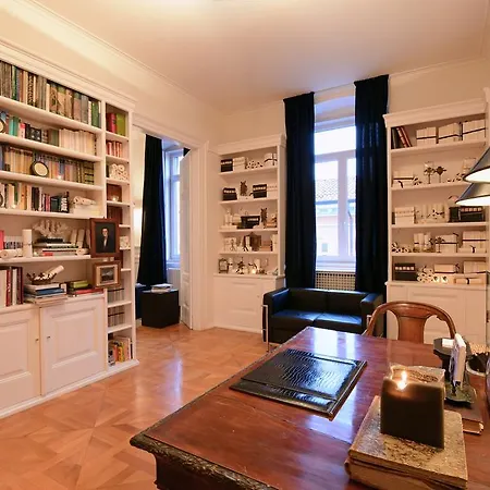 Apart-hotel Seven Historical 4*