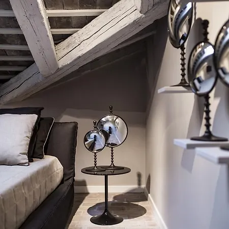 Seven Historical Apart-hotel