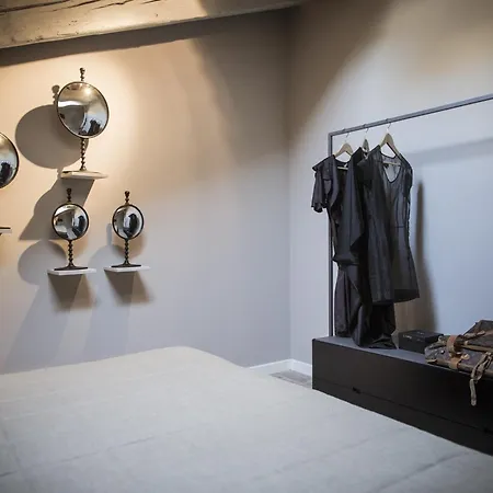 セブン ヒストリカル スイーツ アパートホテル トリエステ