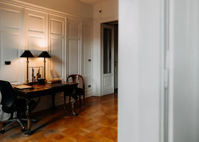 Aparthotel Seven Historical Terst