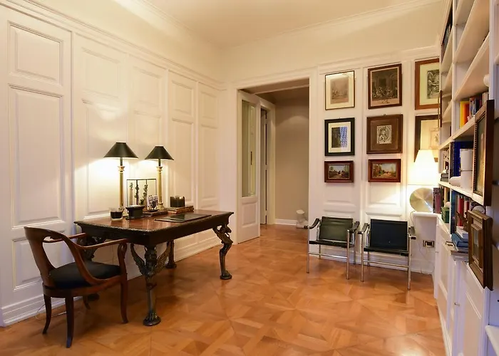 Seven Historical Aparthotel 4*